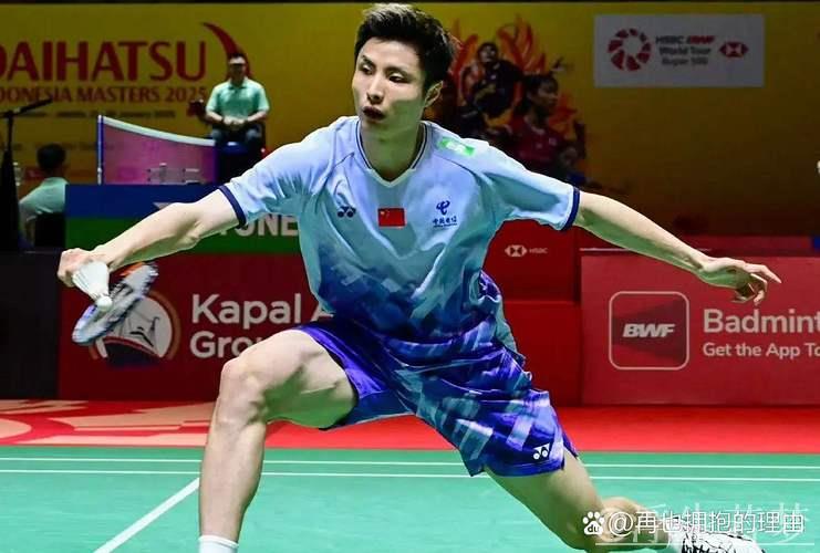 中国羽毛球公开赛男单四强对决：周天成迎战石宇奇